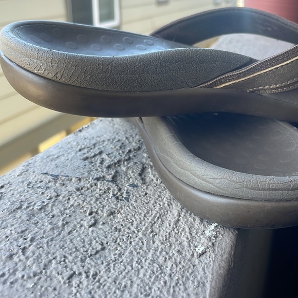 Vionic Sandals - Picture 3 of 4